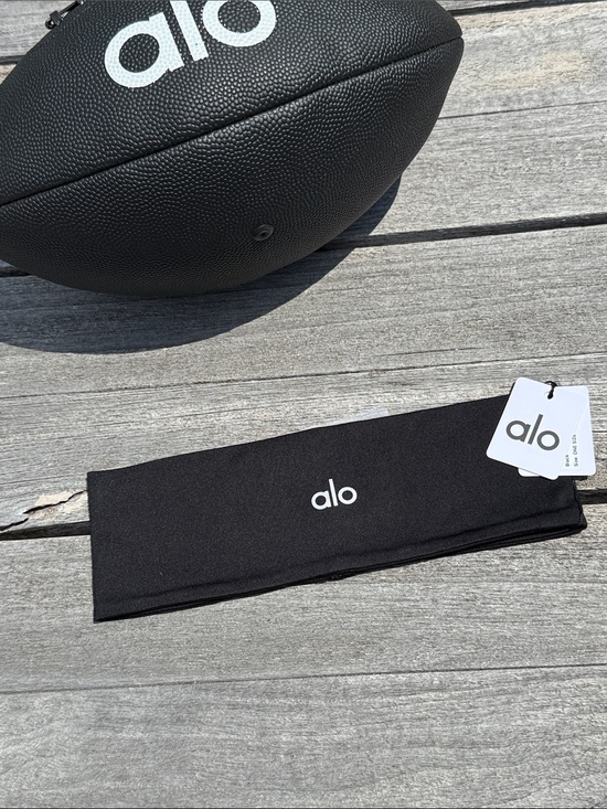 ALO Yoga Accessories - ALO Yoga Performance Conquer Headband Black NWT 🖤